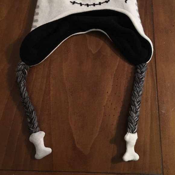 SOLD!!! NWOT!! Cute Winter Hat - Picture 3 of 3